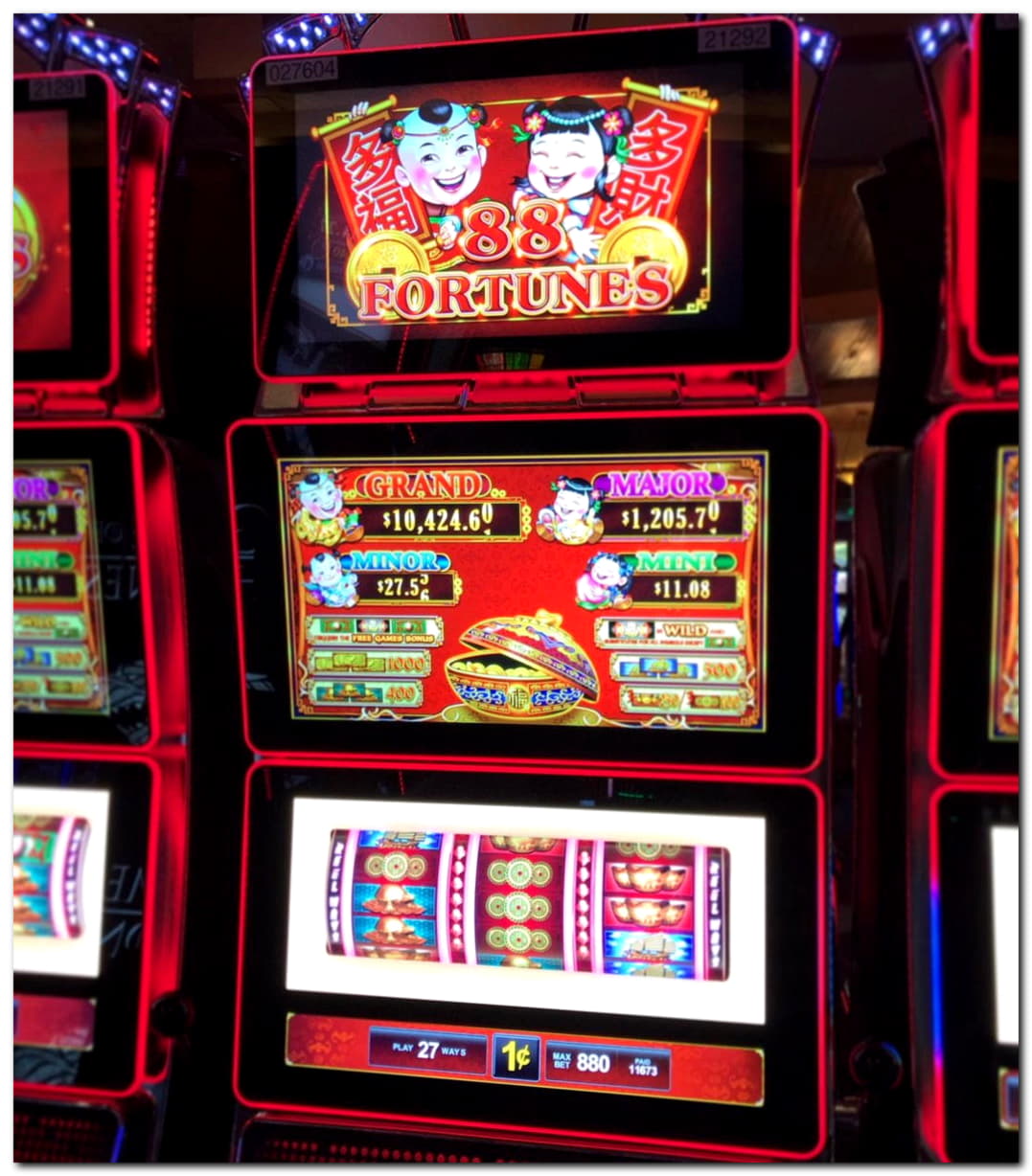 830% Signup casino bonus at Royal Panda Casino