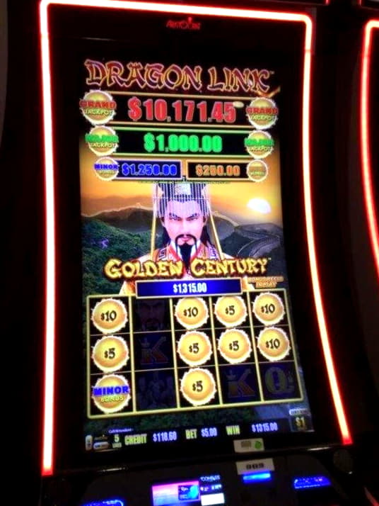 £775 Mobile freeroll slot tournament at Villento Casino
