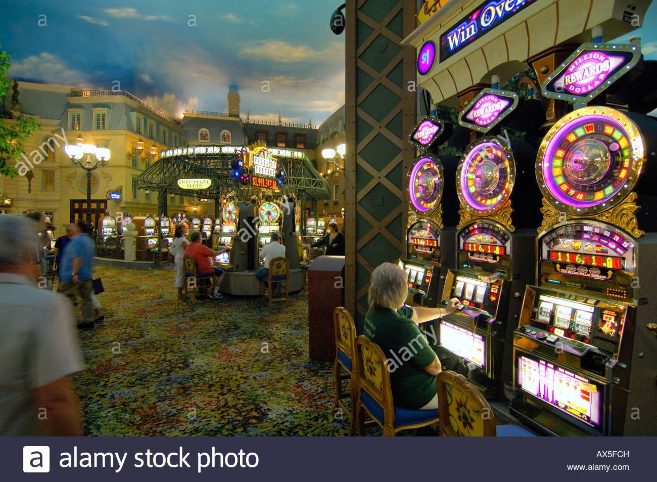 €111 Daily freeroll slot tournament at Emu Casino