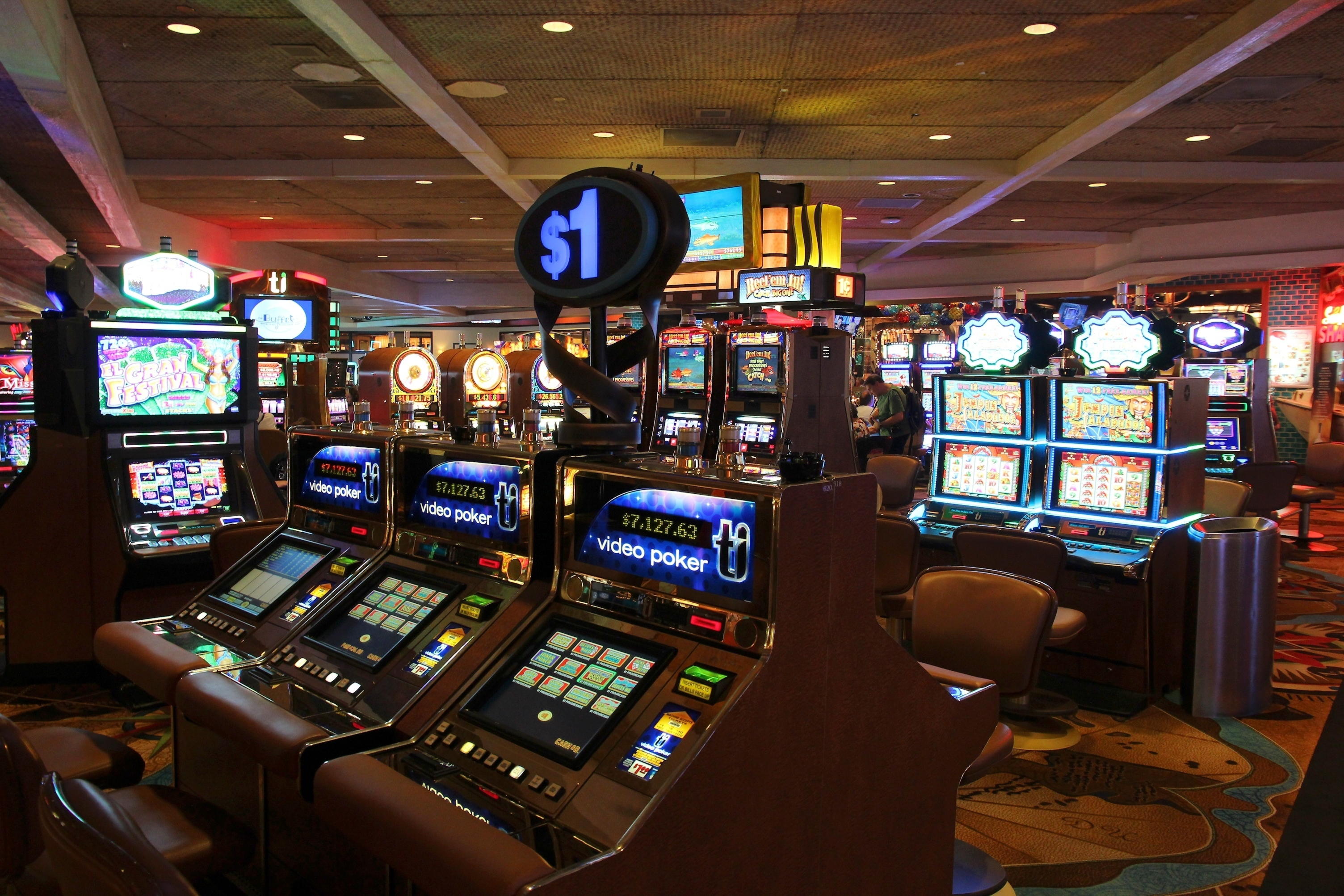 EUR 60 Daily freeroll slot tournament at Casino Action
