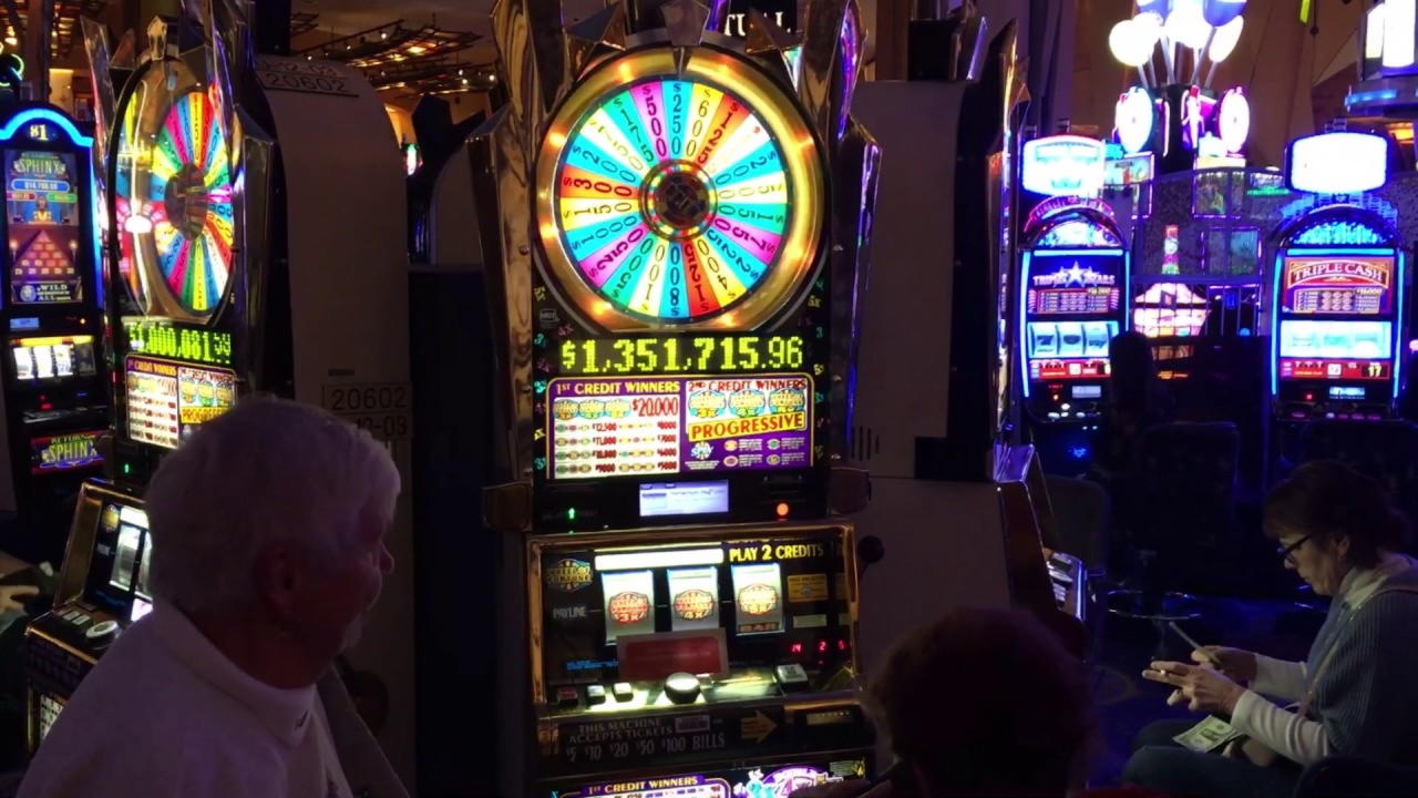 €560 Daily freeroll slot tournament at Casino Las Vegas